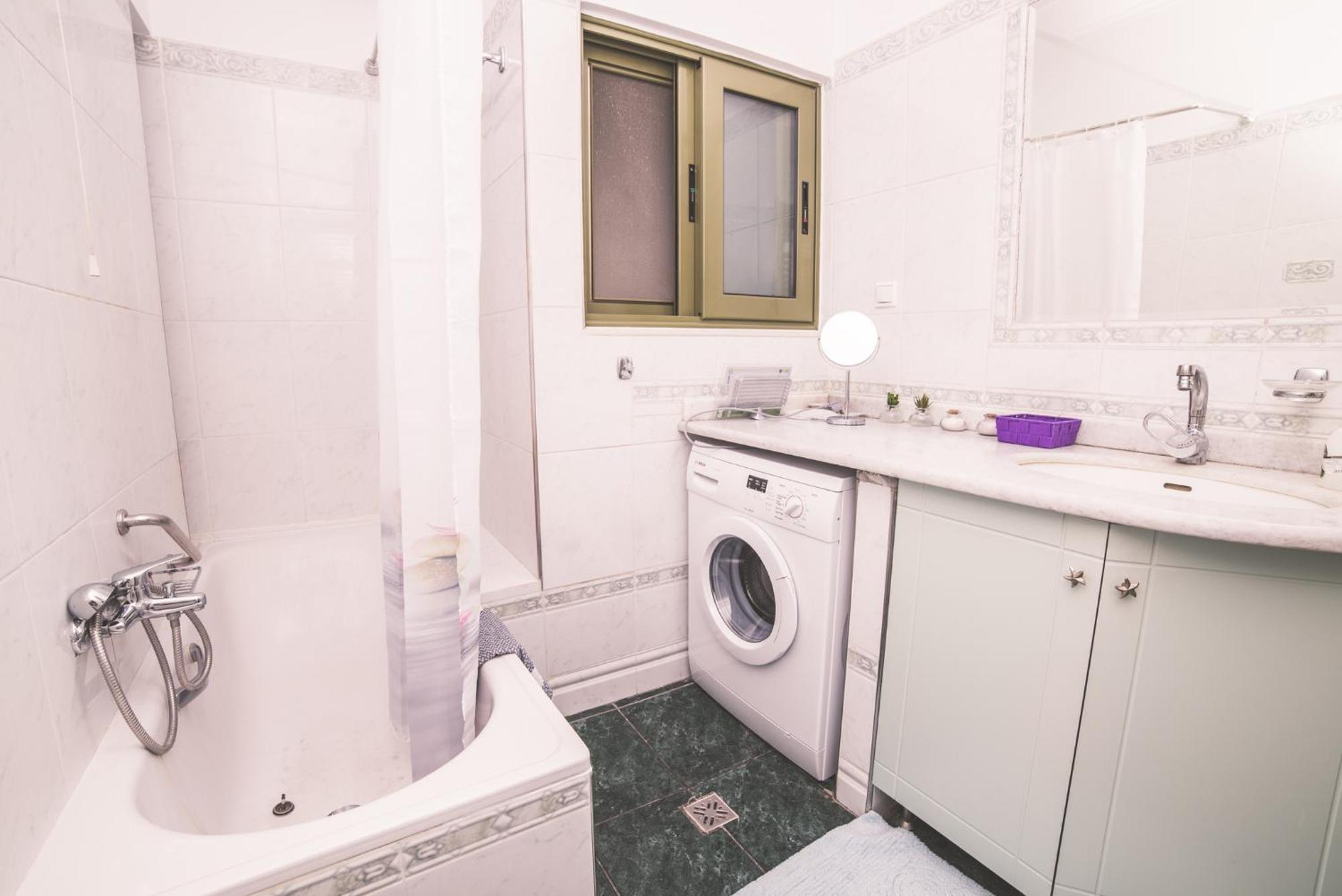 Lazarus 2Bd Apartment In The Center Patras Exterior photo